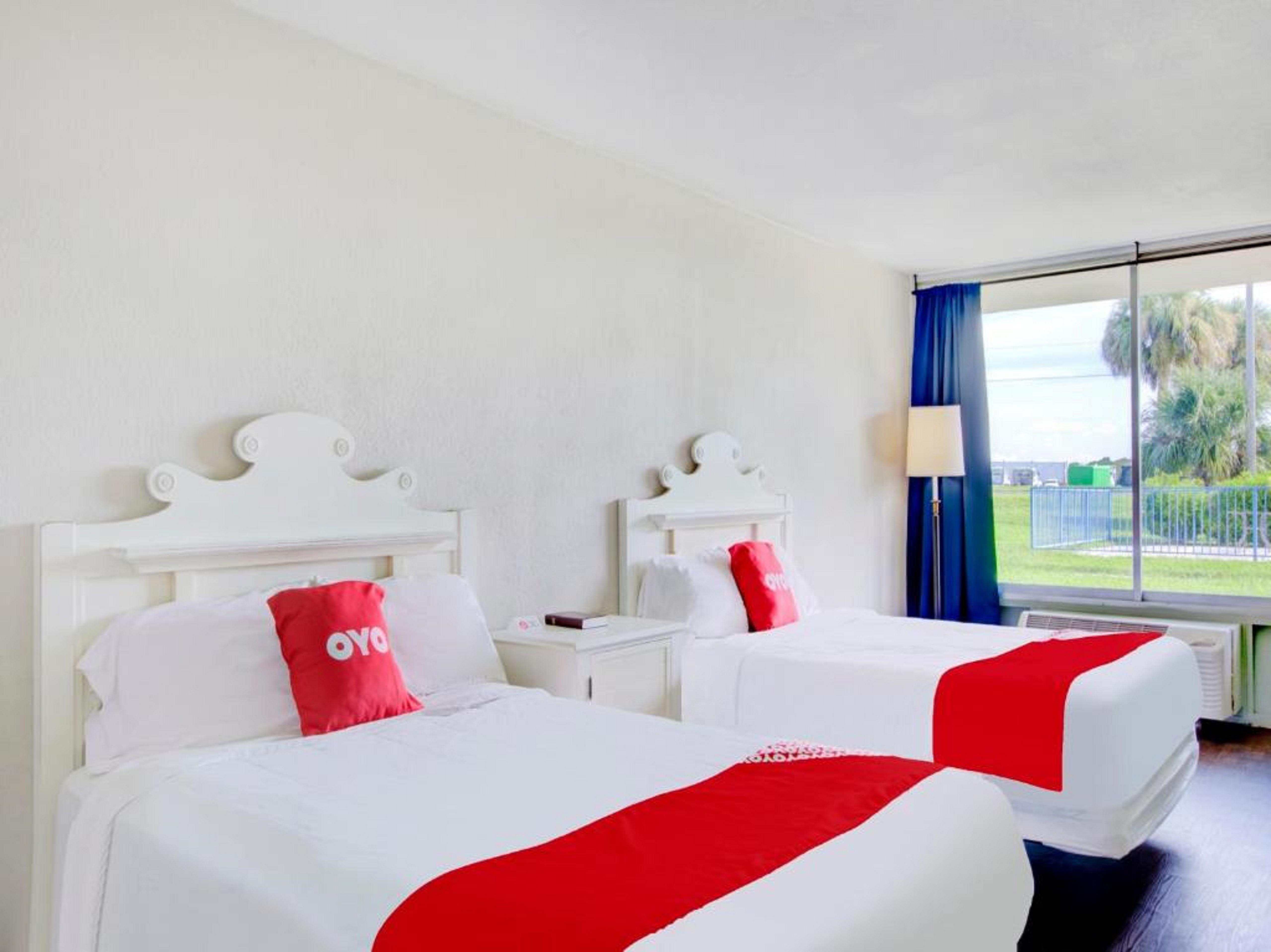 Oyo Hotel Dundee By Crystal Lake Dış mekan fotoğraf