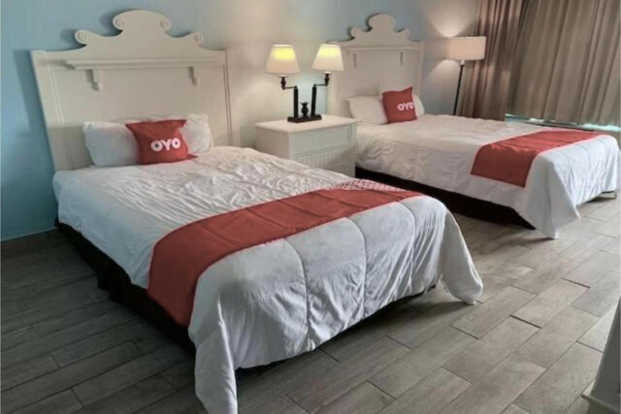 Oyo Hotel Dundee By Crystal Lake Dış mekan fotoğraf